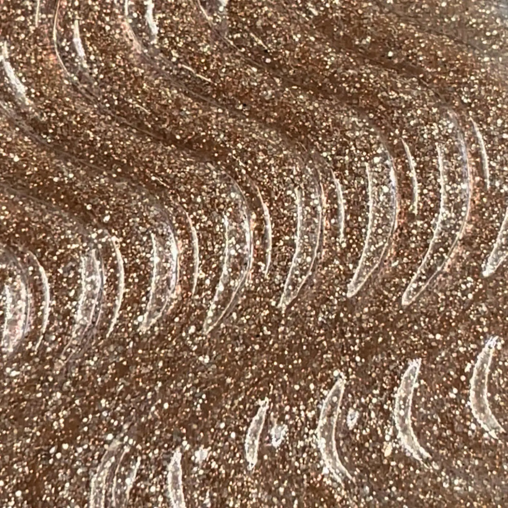 Gold Glitter gel nagellak van Unique Nails, een luxueuze gouden glitterkleur die sprankelt bij elke beweging. Perfect voor feestelijke gelegenheden, glamoureuze avondlooks en een stijlvolle manicure