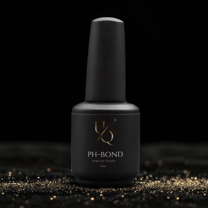 pH Bond ontvet en balanceert de natuurlijke nagel voor optimale hechting van gellak